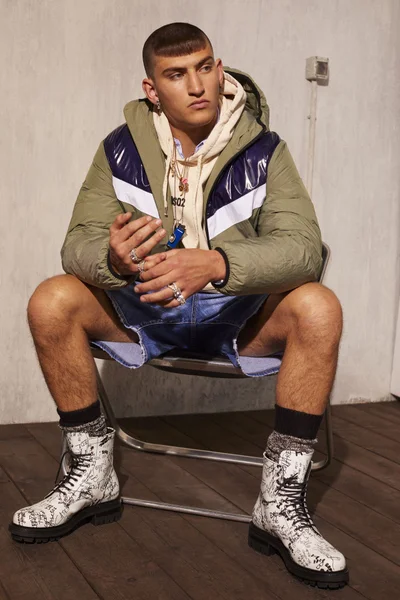 Look 17